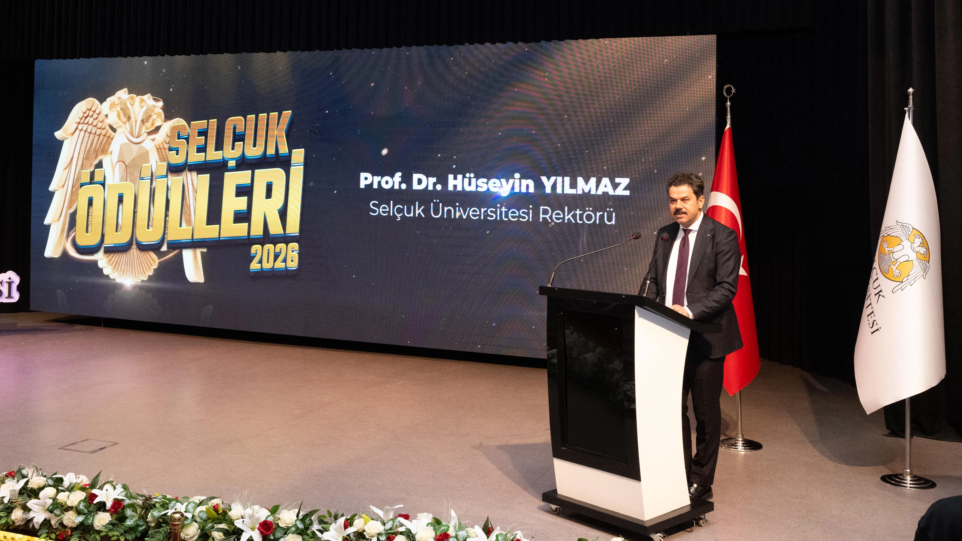 BAŞARI VE VEFA ÖDÜLLERİ: Selçuk Üniversitesinde başarıya katkı sağlayanlar onurlandırıldı.